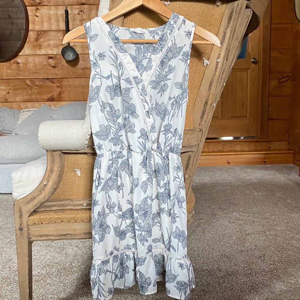 Floral Sleeveless Dress (size small)